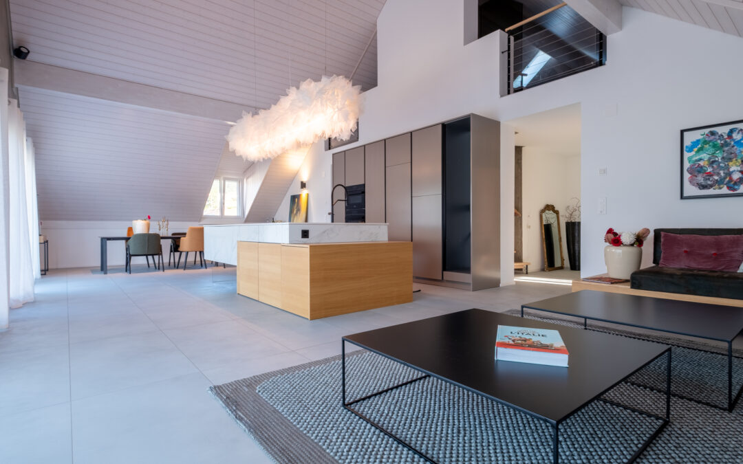 Attique d exception  5.5 pièces de 172 m2 + 50 m2 habitables en comble