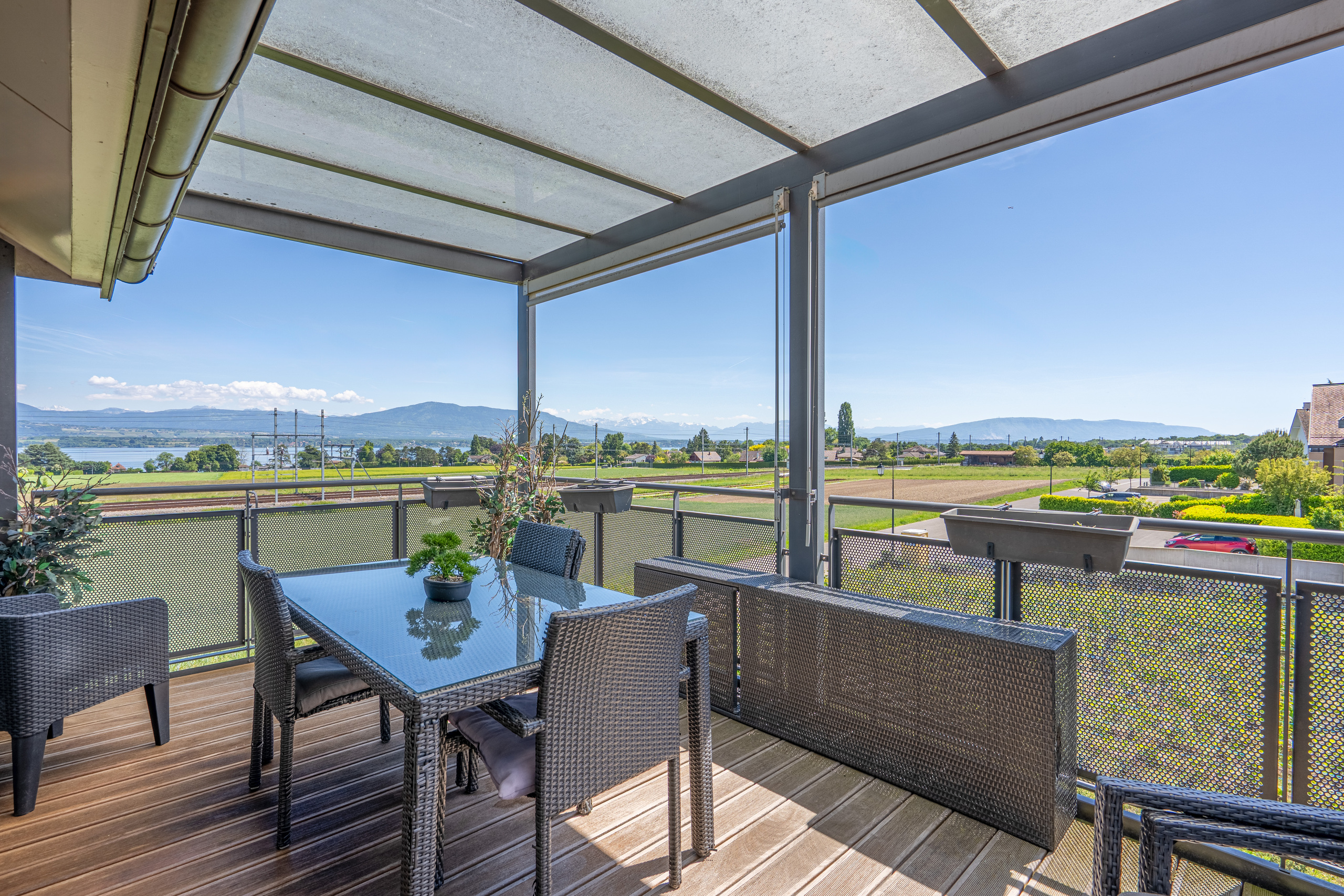 OFF MARKET ! Duplex d&rsquo;exception avec vue sur le lac